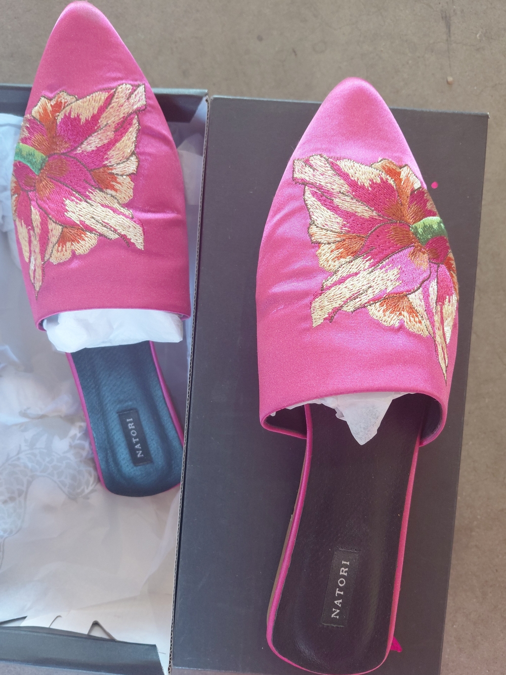 Natori Hot Pink Embroidered Floral Satin Slide- Flats SZ 10